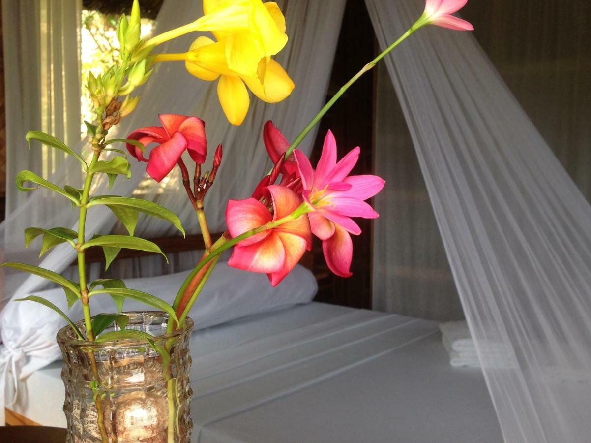 Tinaoog Beach Resort Alad Екстер'єр фото