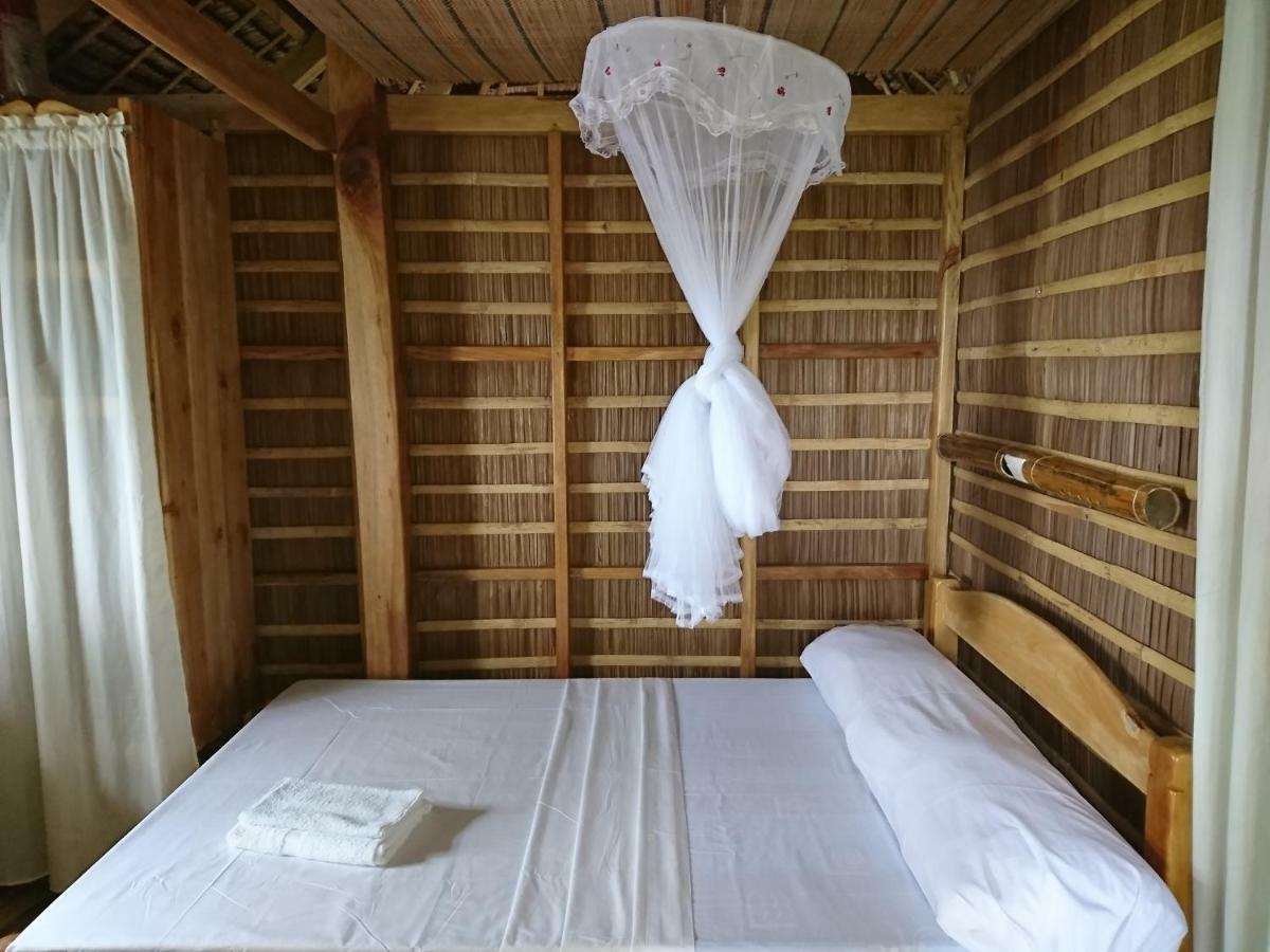 Tinaoog Beach Resort Alad Екстер'єр фото