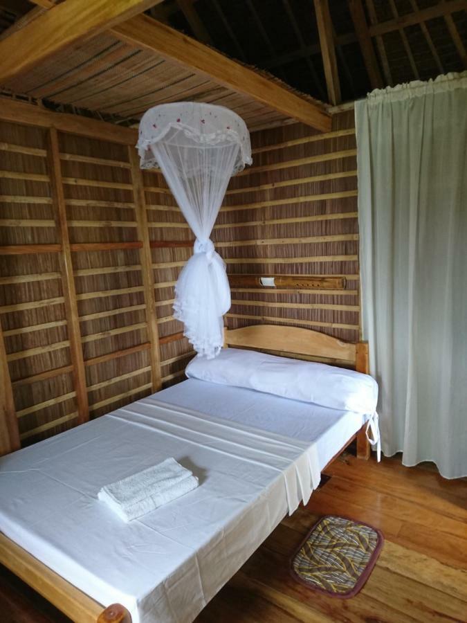 Tinaoog Beach Resort Alad Екстер'єр фото